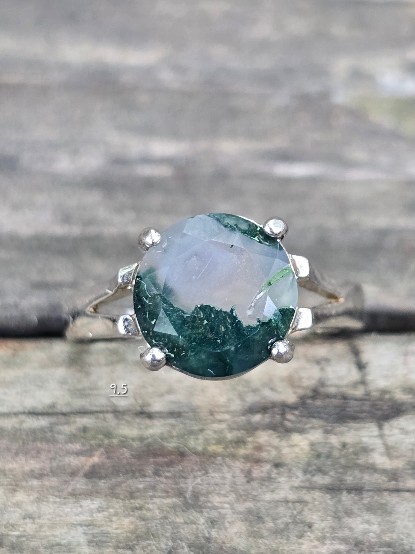 Size 9 moss agate