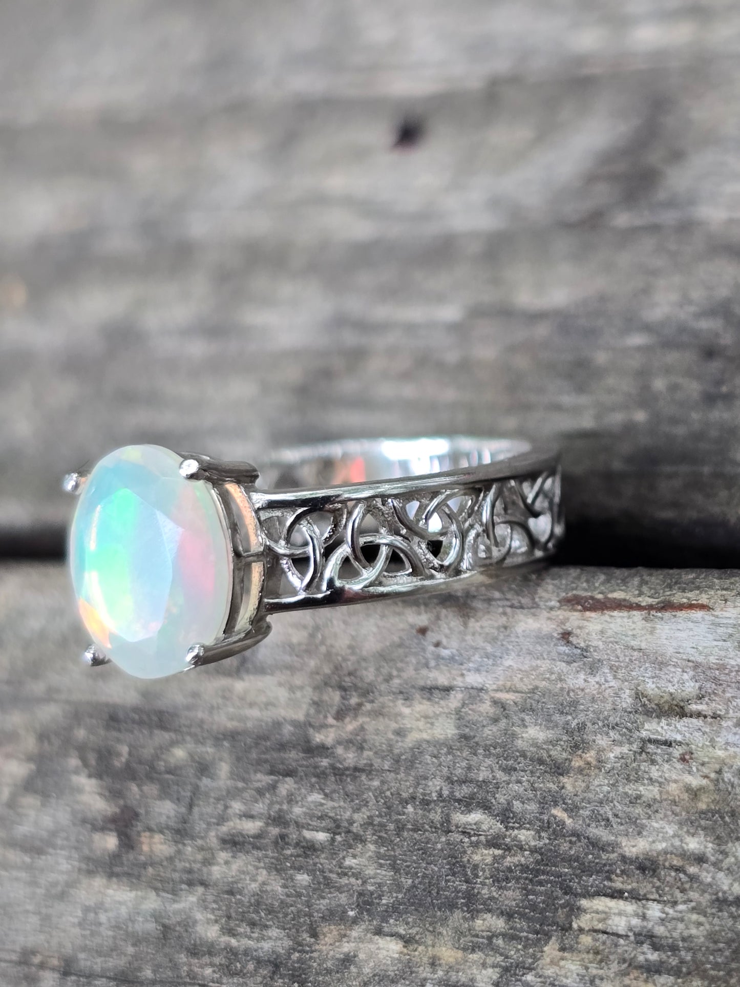 Ethiopian opal size 10