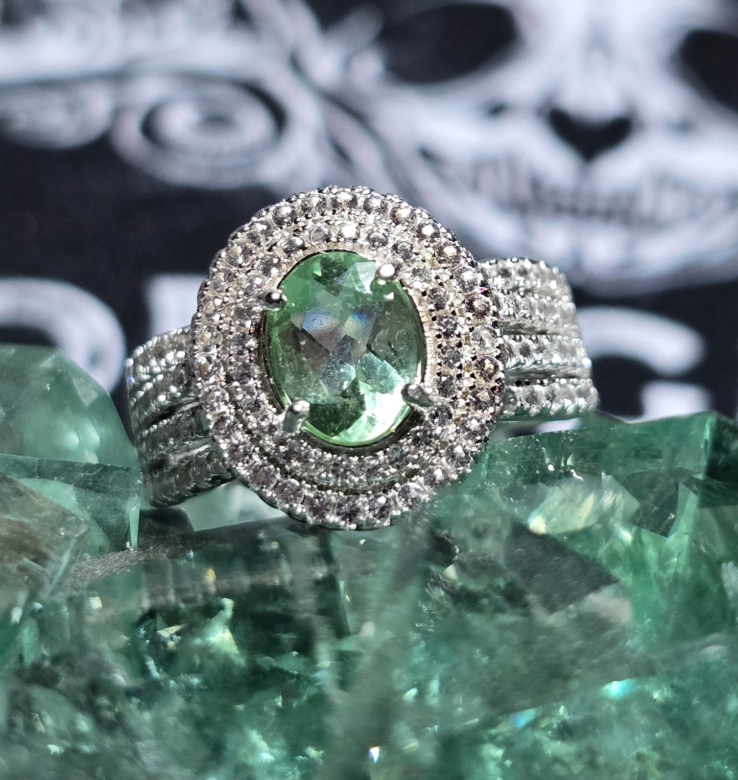 Size 7.5 uranium glass