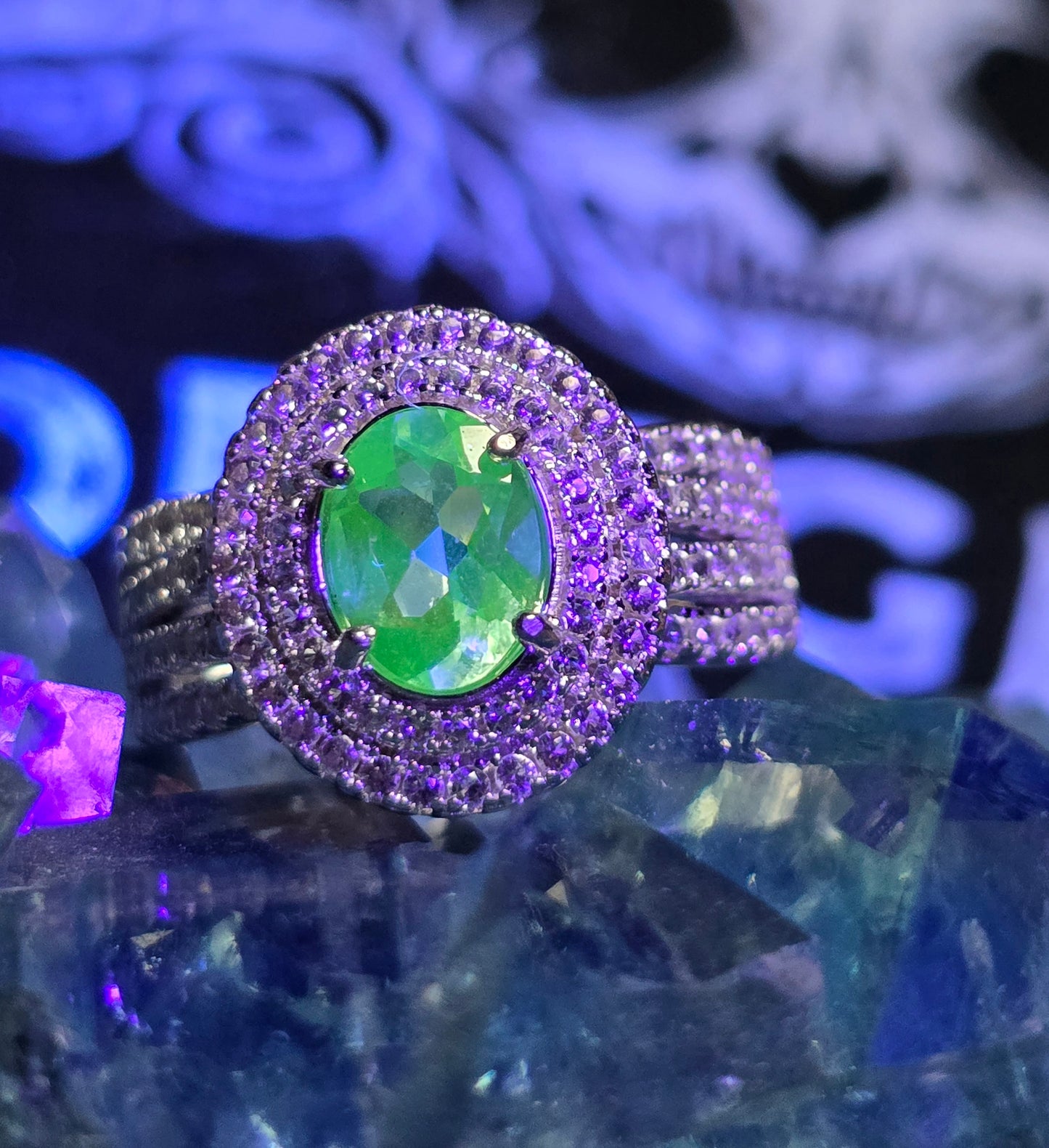 Size 7.5 uranium glass