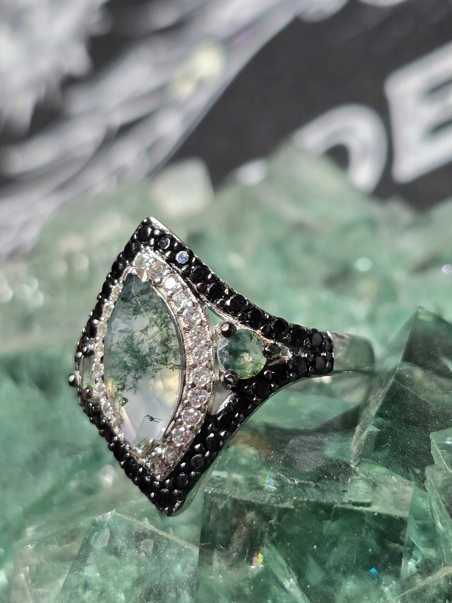 Size 8 moss agate