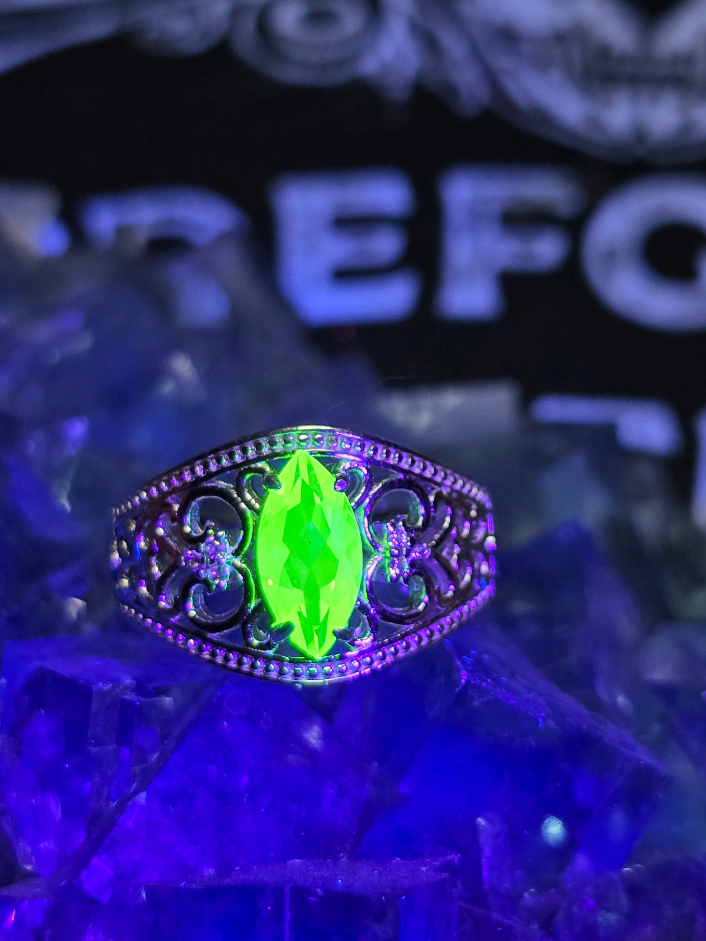 Size 6.5 uranium glass