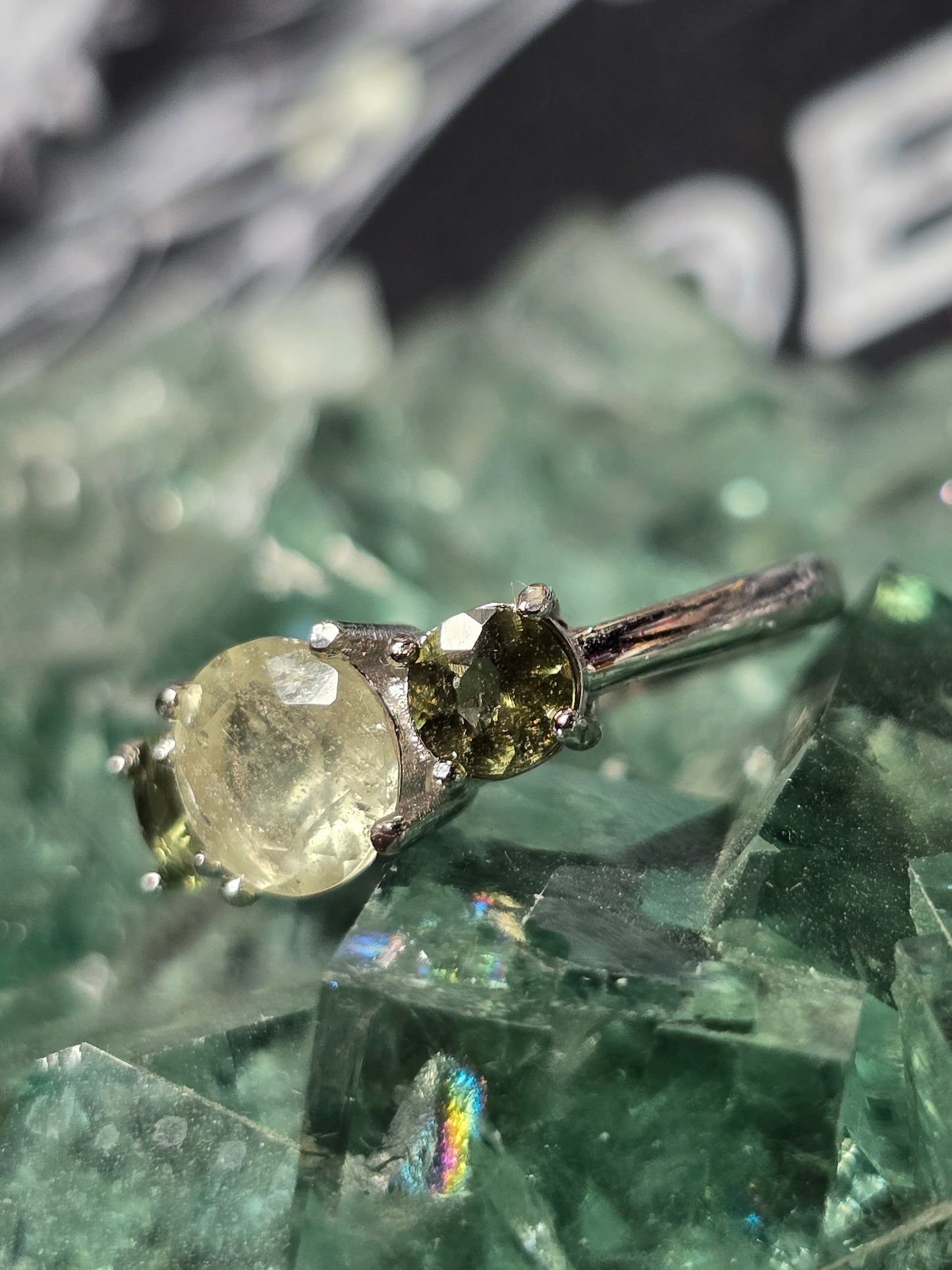 Size 7 libyan desert glass & moldavite
