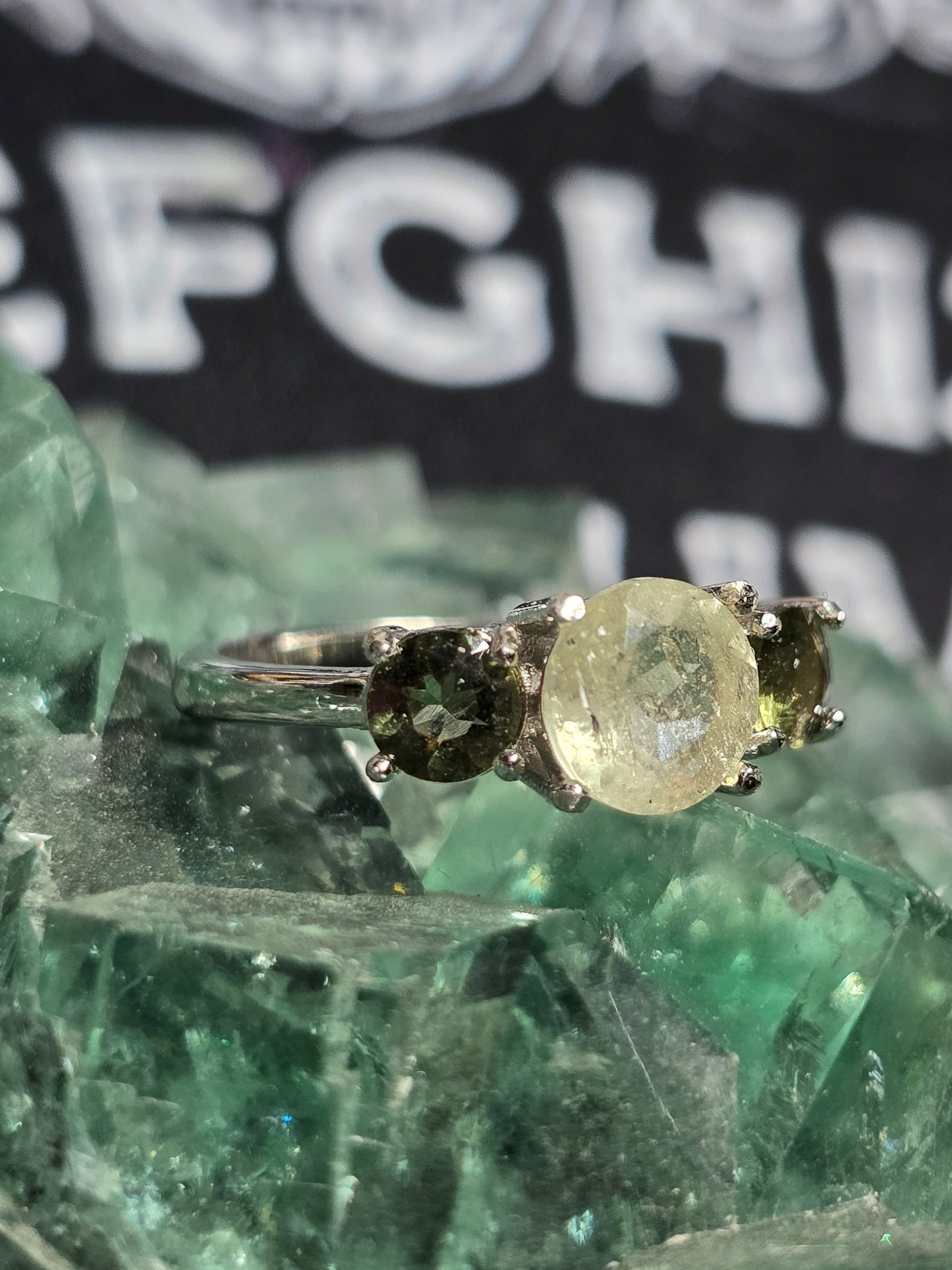Size 7 libyan desert glass & moldavite
