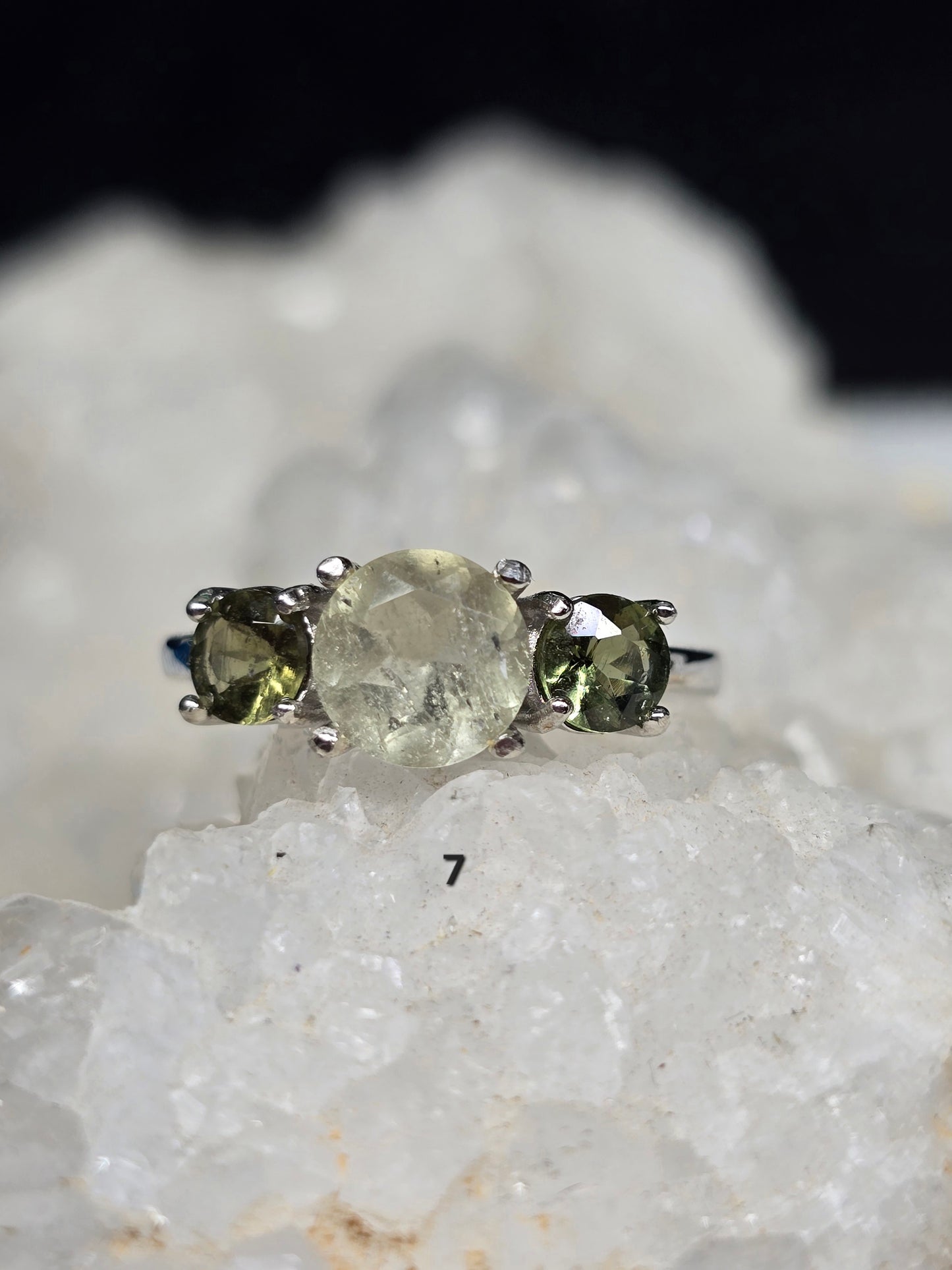 Size 7 libyan desert glass & moldavite