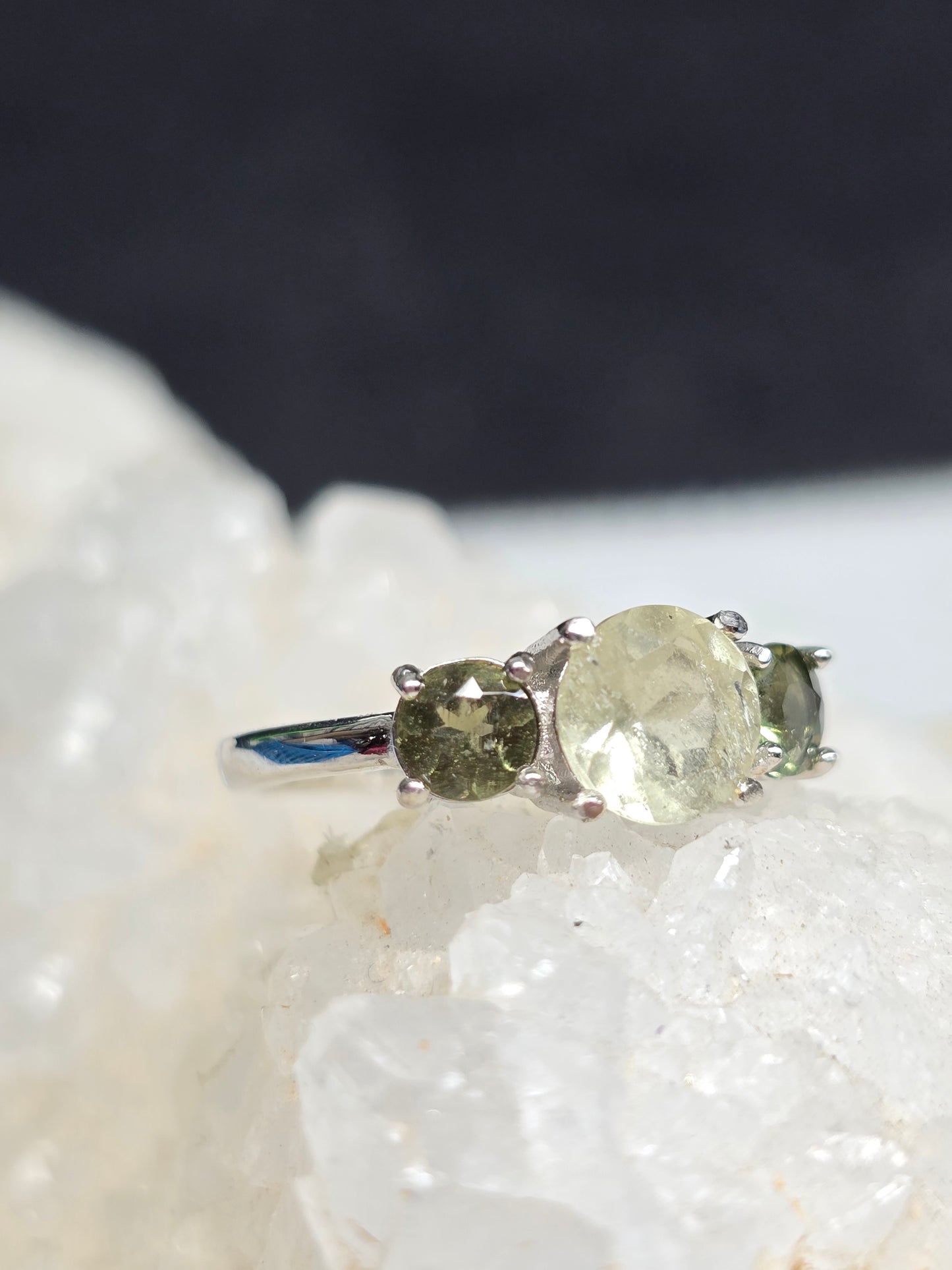 Size 7 libyan desert glass & moldavite