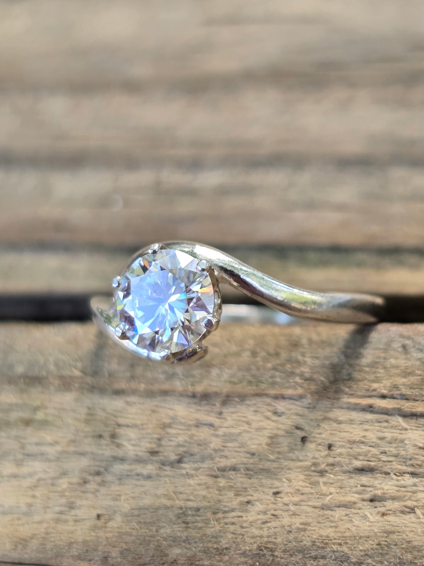 Moissanite size 6