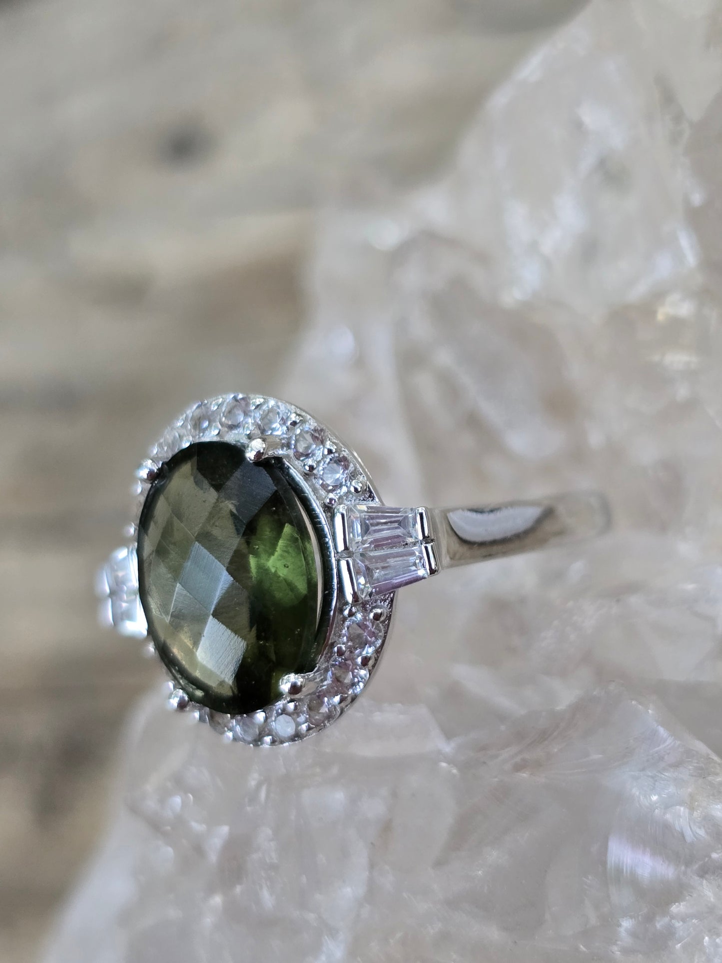 Moldavite and white topaz size 8