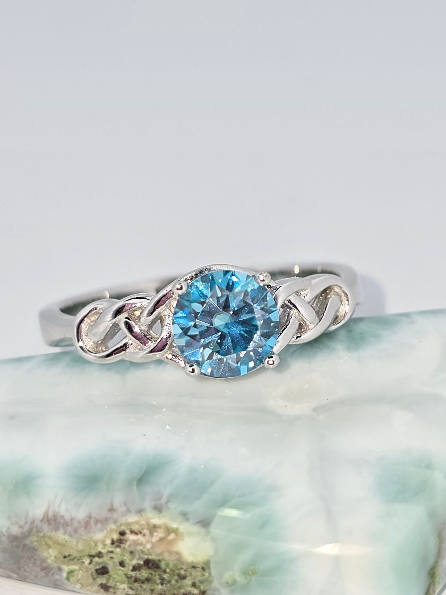 Size 9 sea blue moissanite