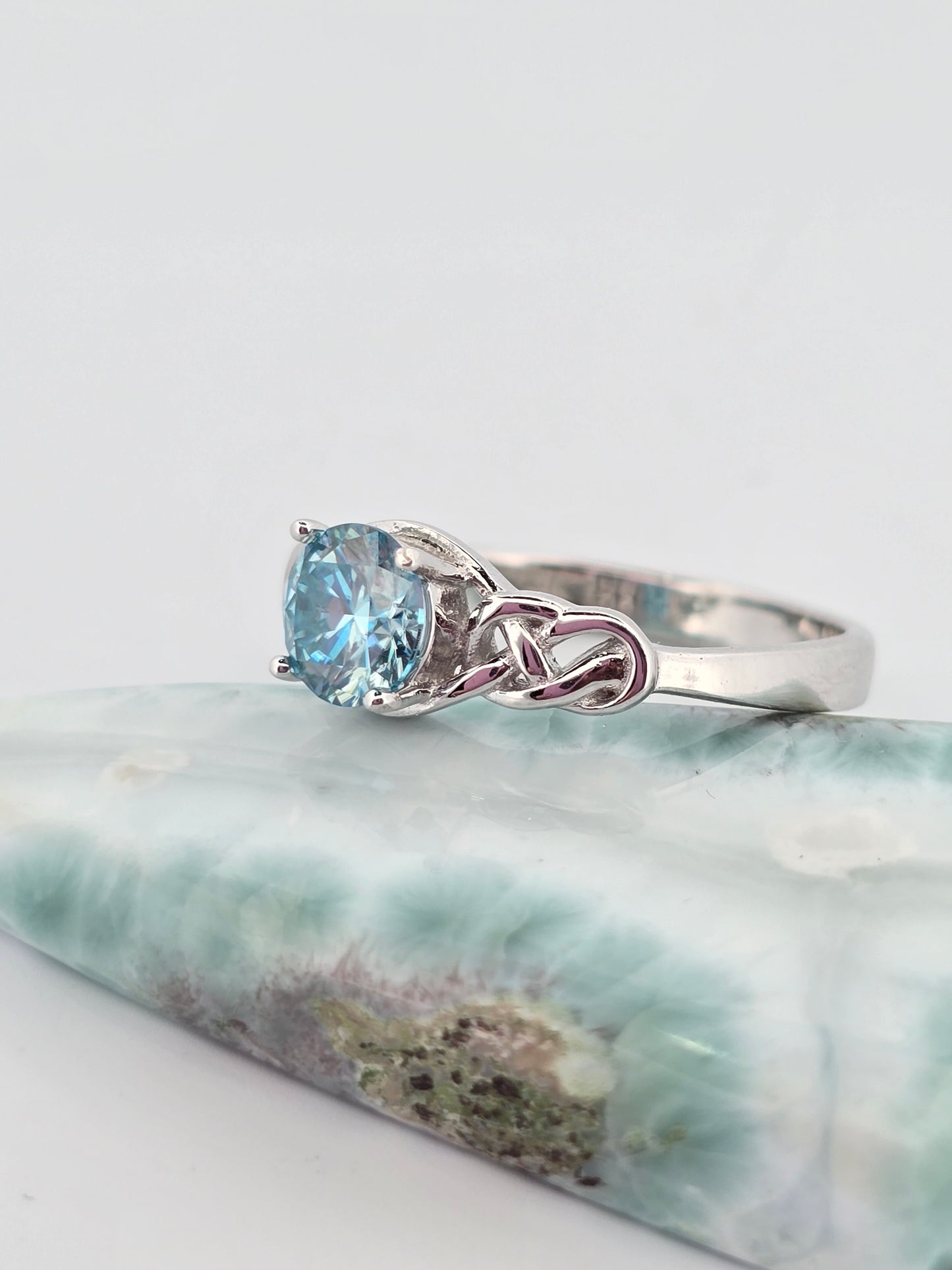 Size 9 sea blue moissanite