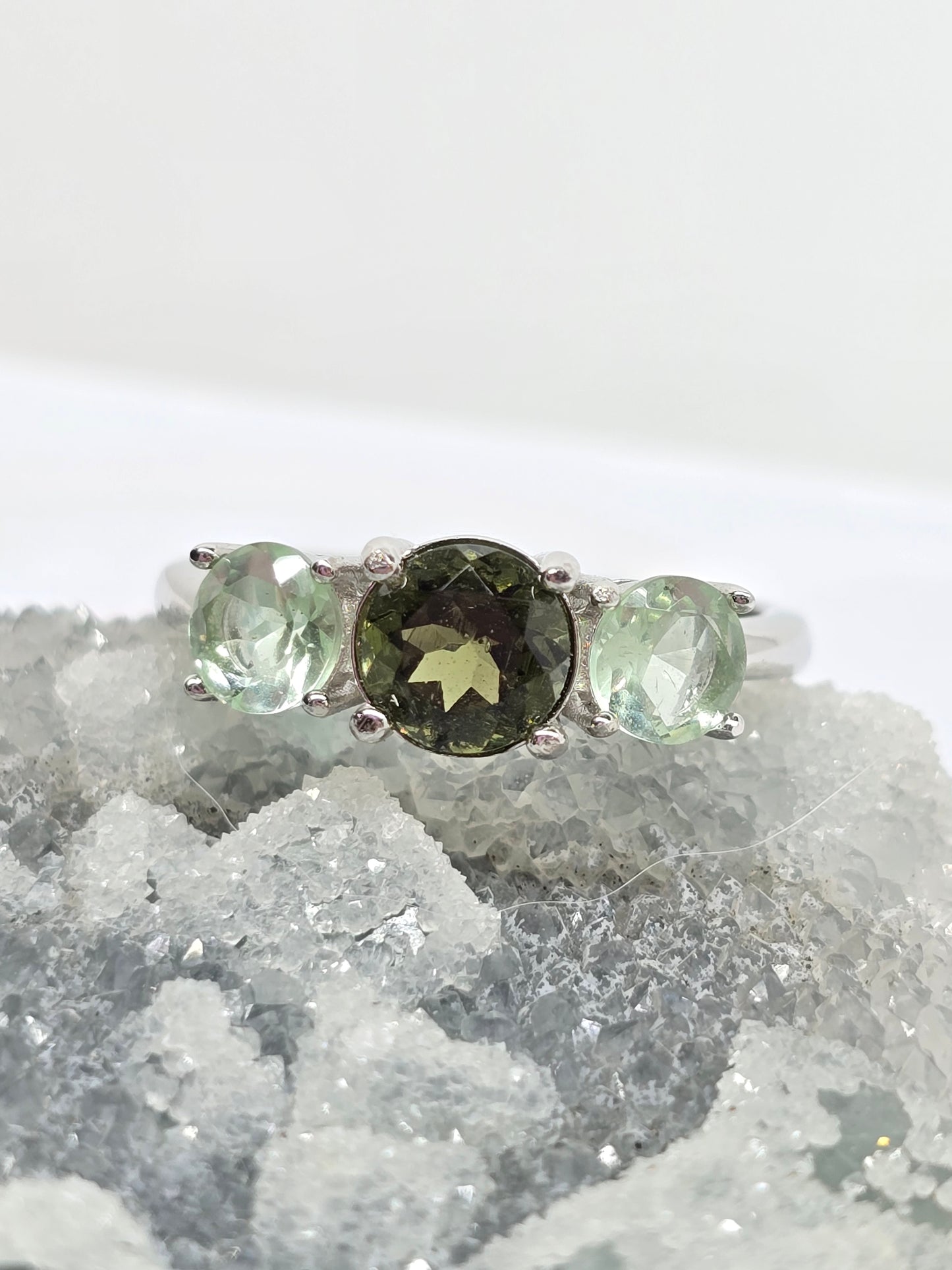 Size 8 uranium glass and moldavite