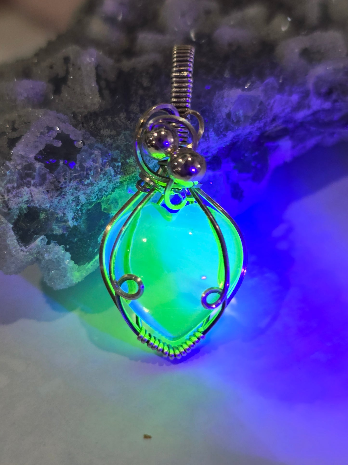 Uranium glass heart in 925 sterling silver