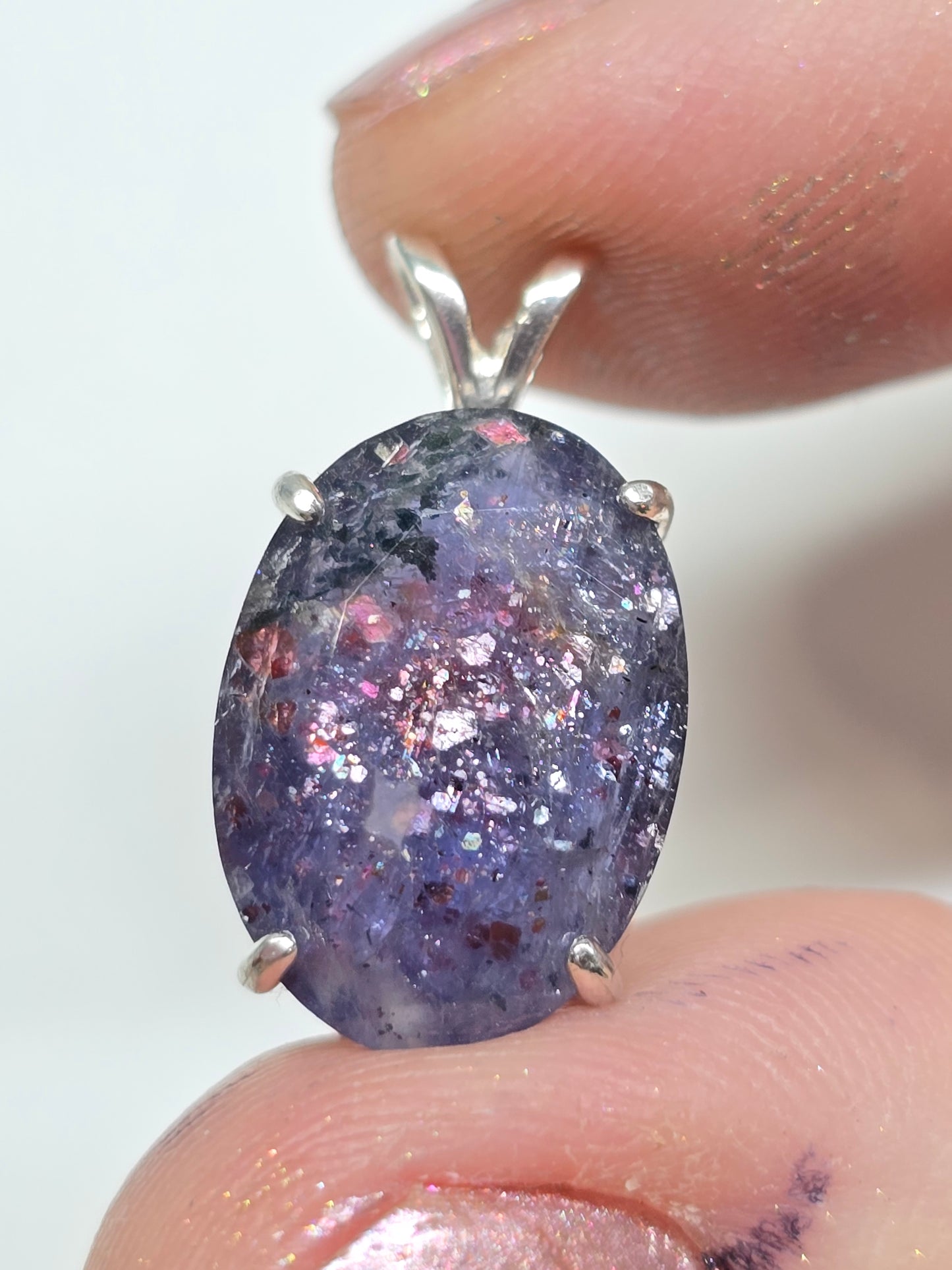 Bloodshot iolite pendant