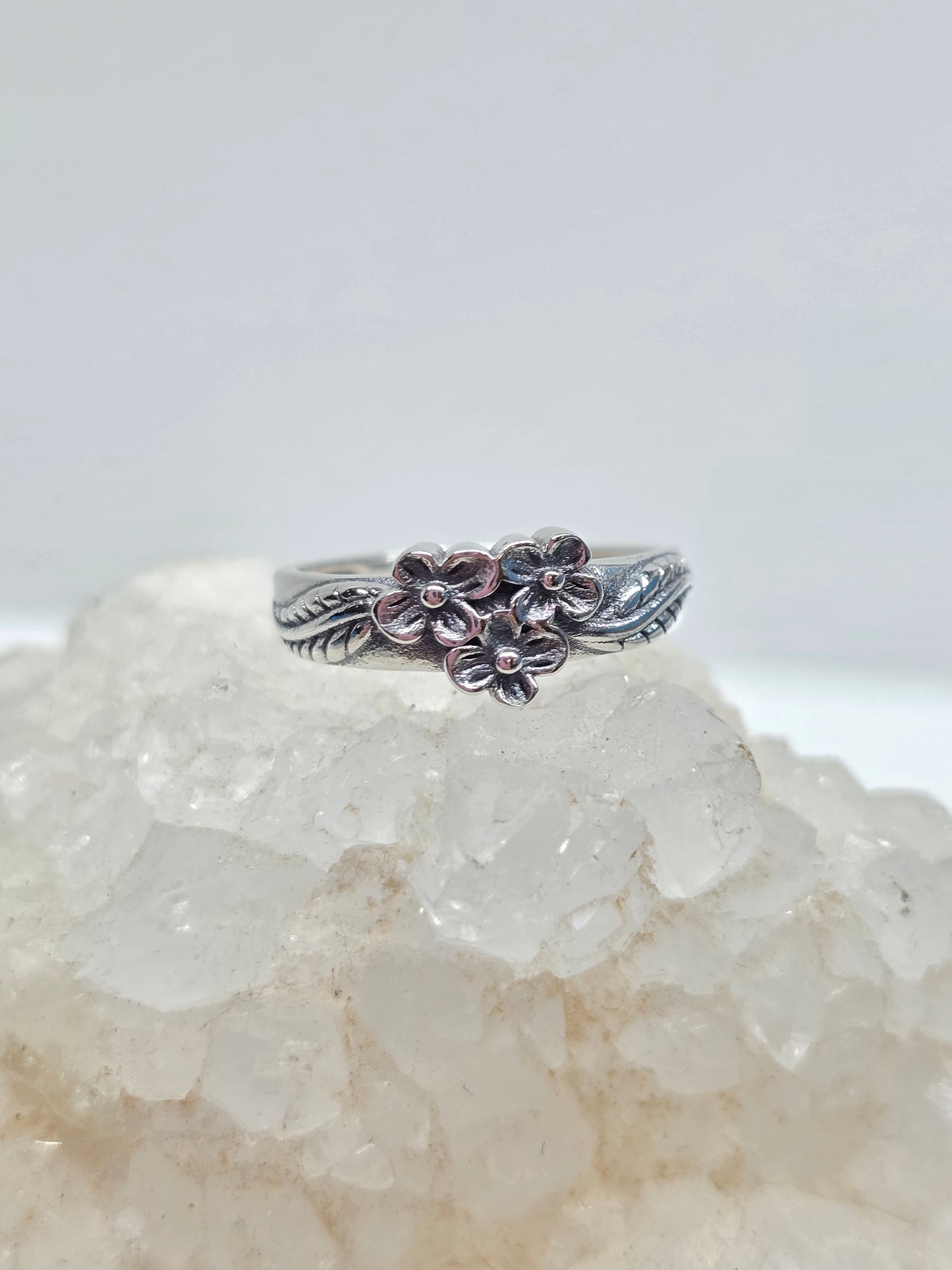 Floral flower trio ring