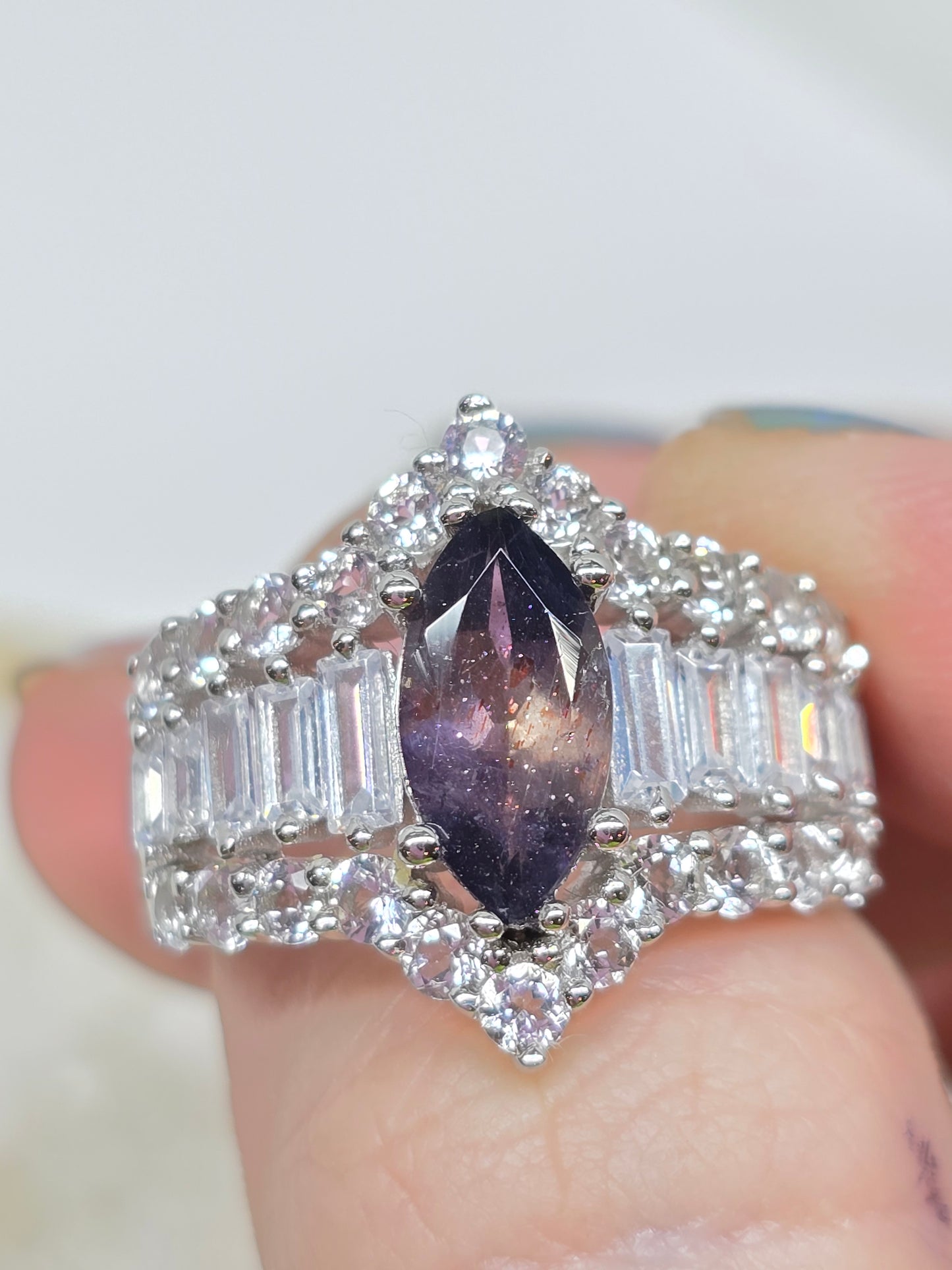 Iolite/sunstone & white topaz size 8