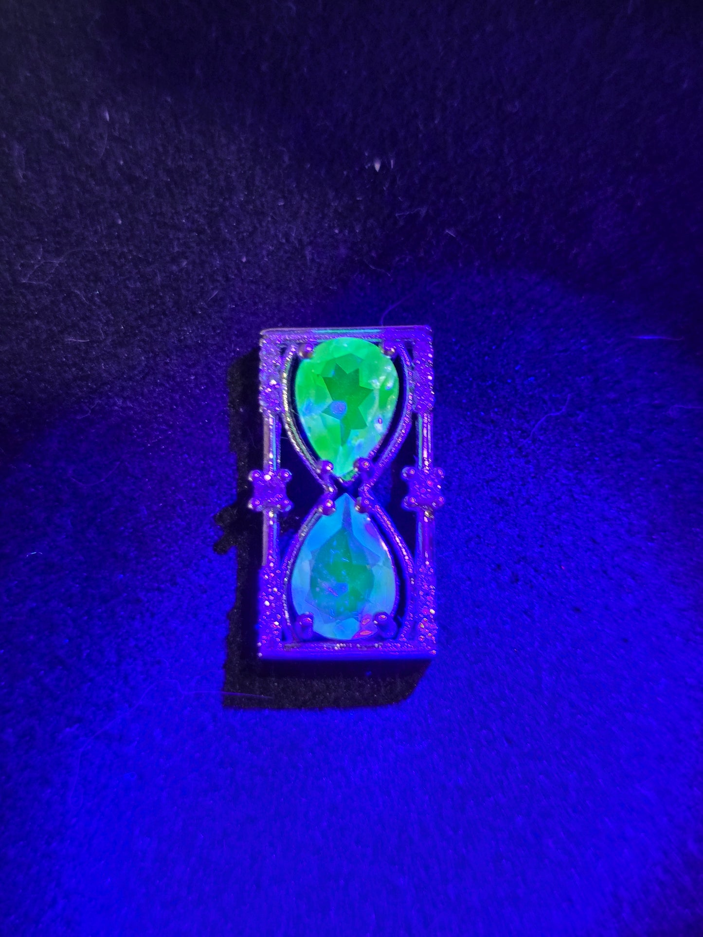 Uranium glass pendant