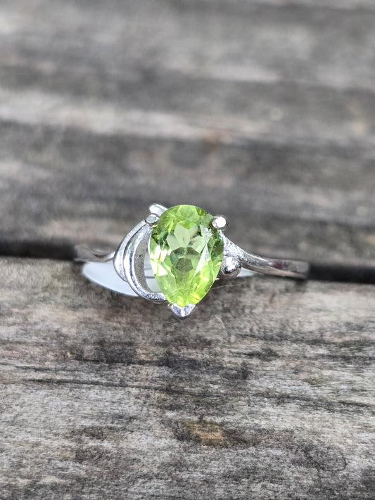 Size 5 peridot