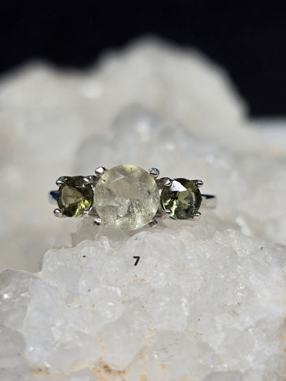 Size 7 libyan desert glass & moldavite