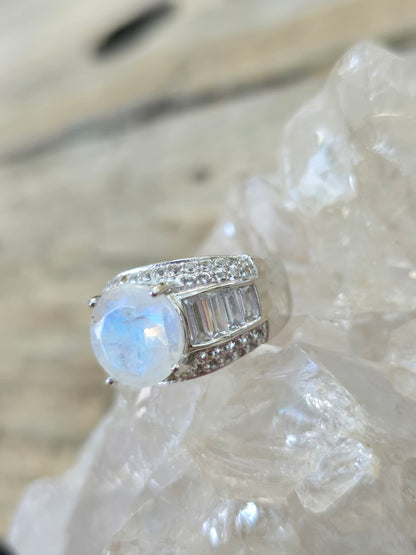 Rainbow moonstone & white topaz size 7.5