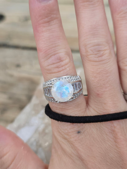 Rainbow moonstone & white topaz size 7.5