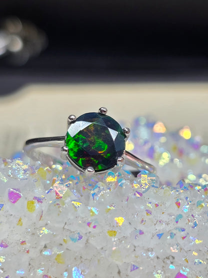 Smoked black opal size 6