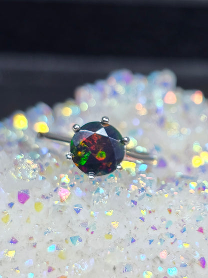Smoked black opal size 6