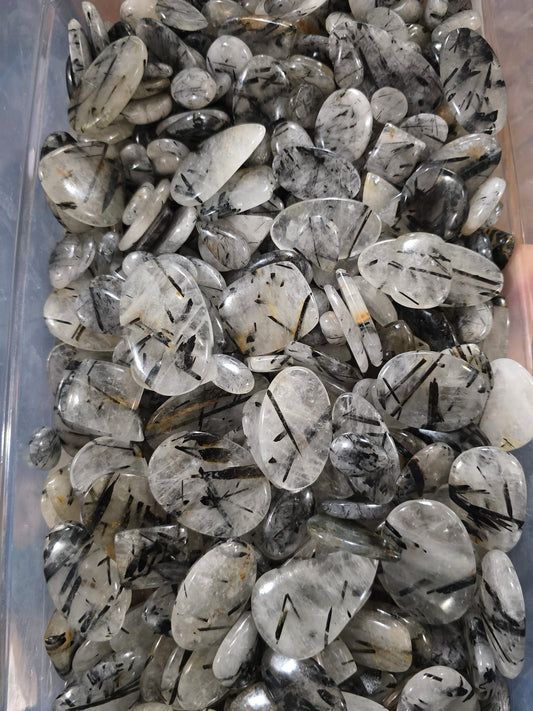 Black rutile quartz