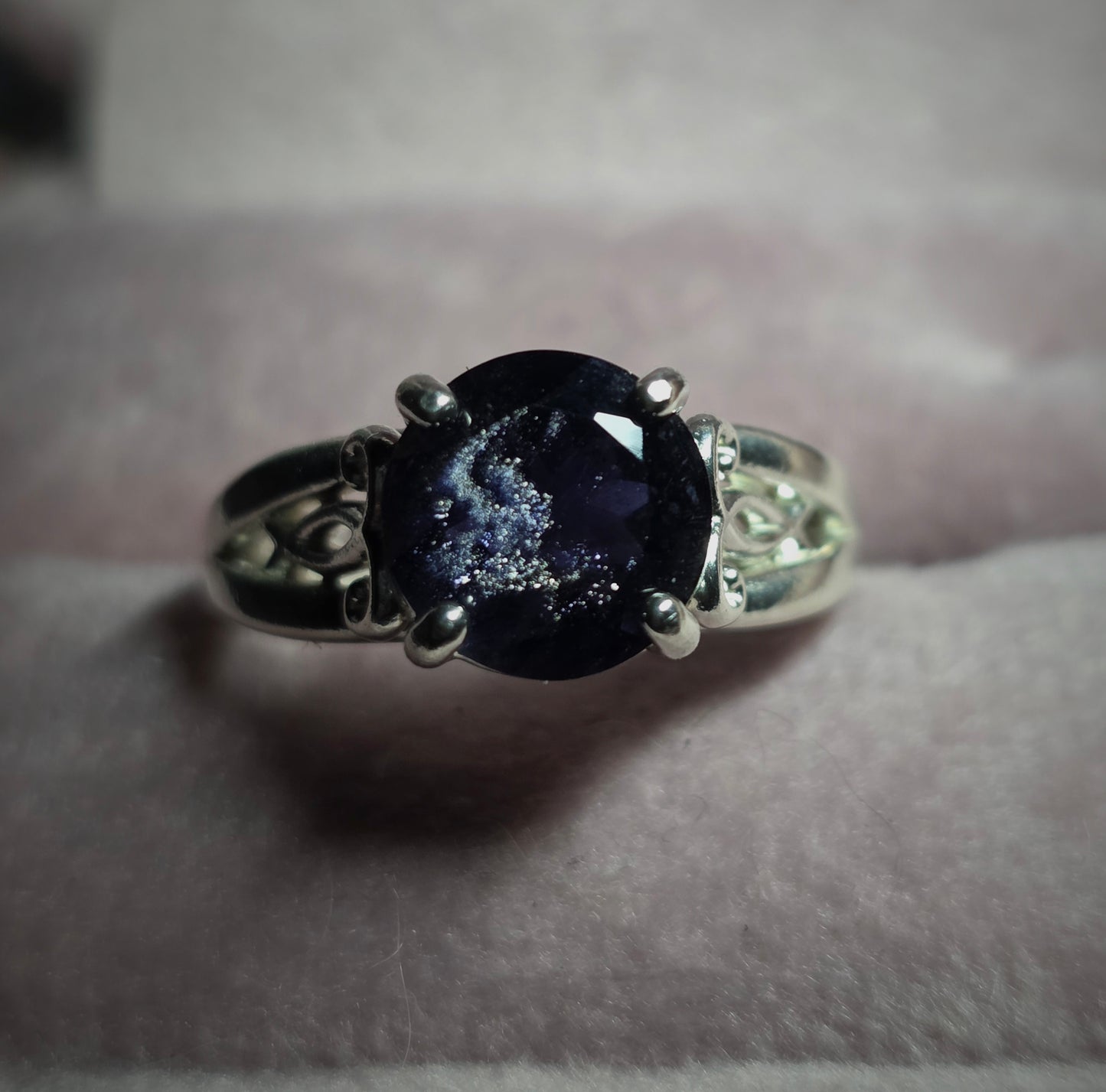 Size 6 galaxy iolite sunstone