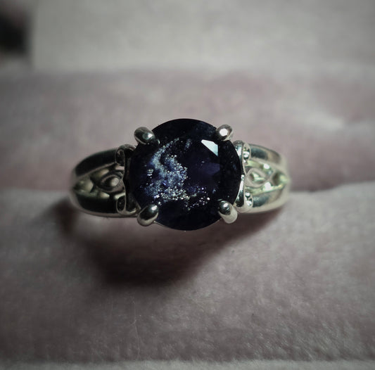 Size 6 galaxy iolite sunstone