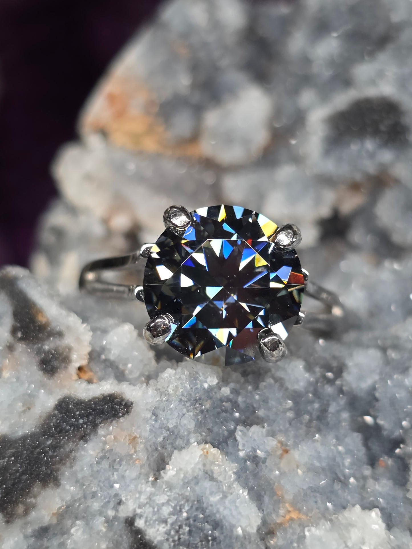Size 8 black/gray moissanite ✨️