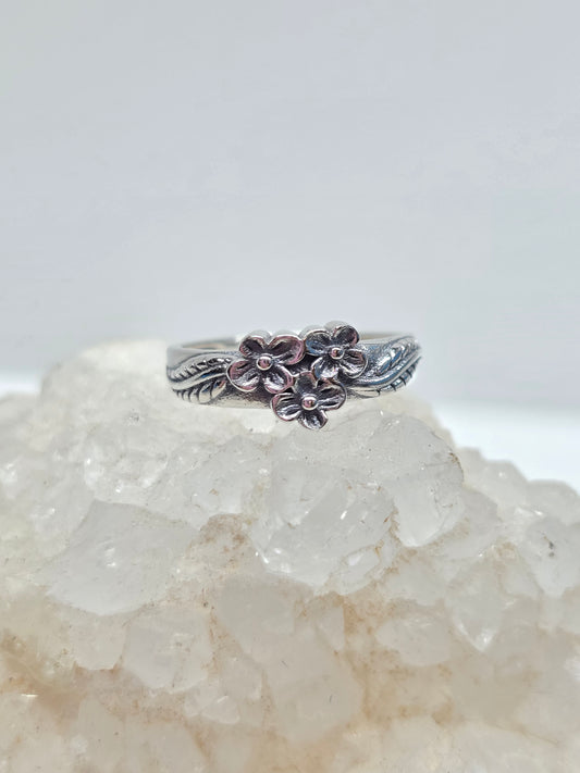 Floral flower trio ring