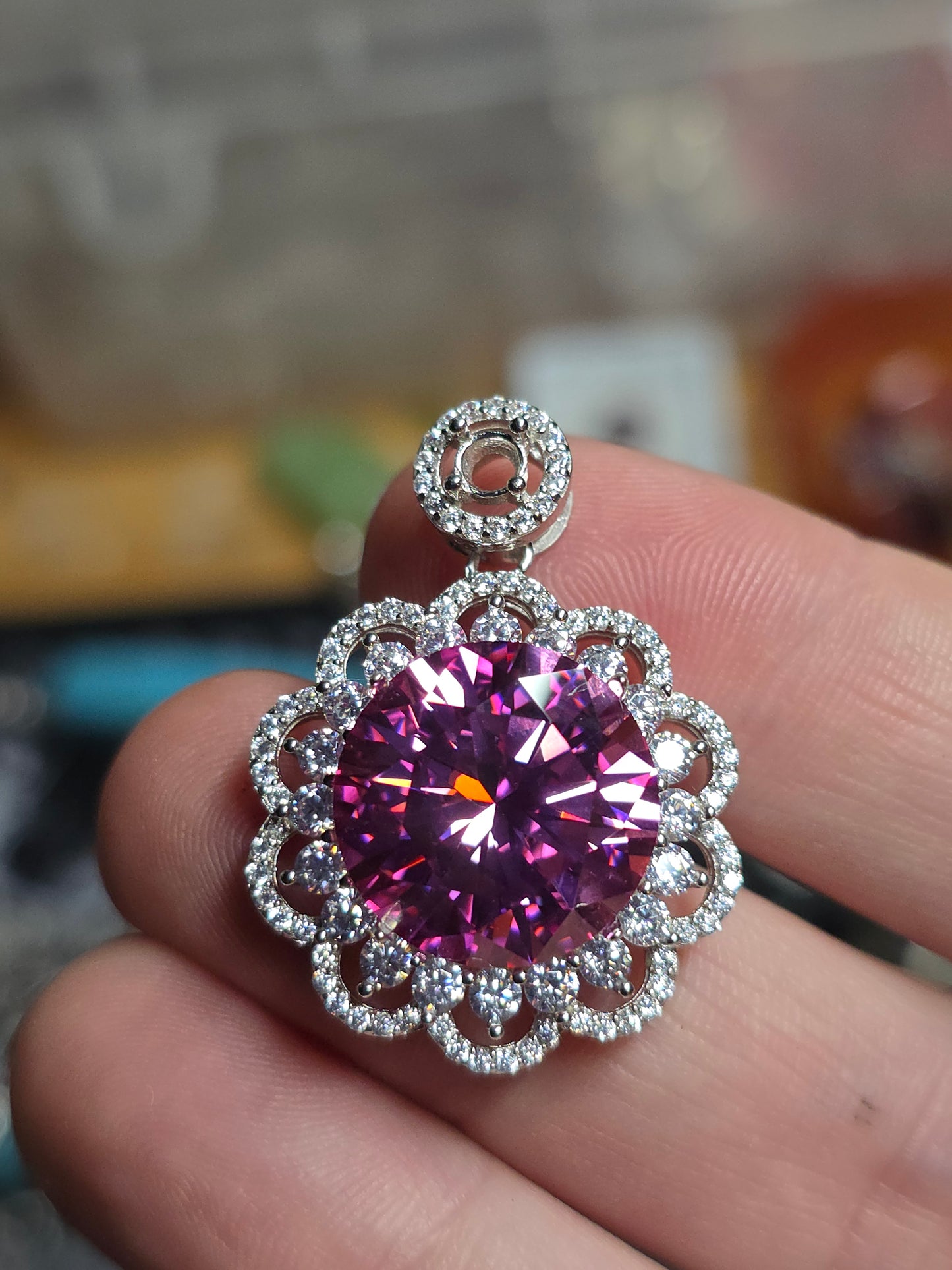 10ct Pink moissanite pendant
