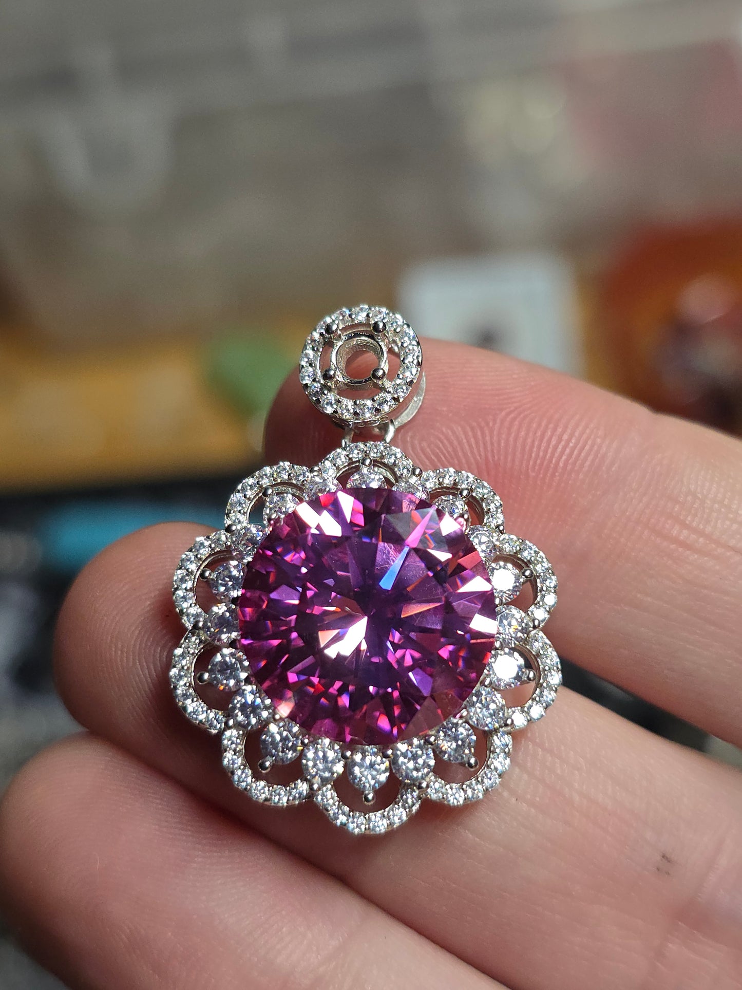 10ct Pink moissanite pendant