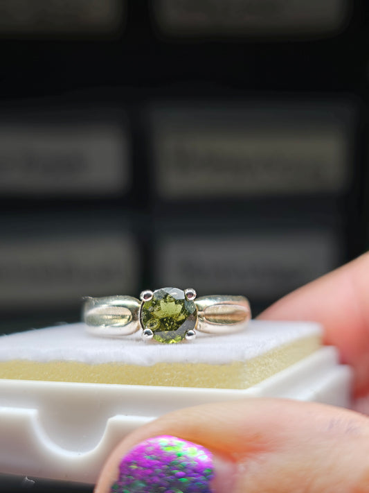 Size 6.5 moldavite