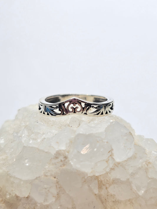 Temptress ring