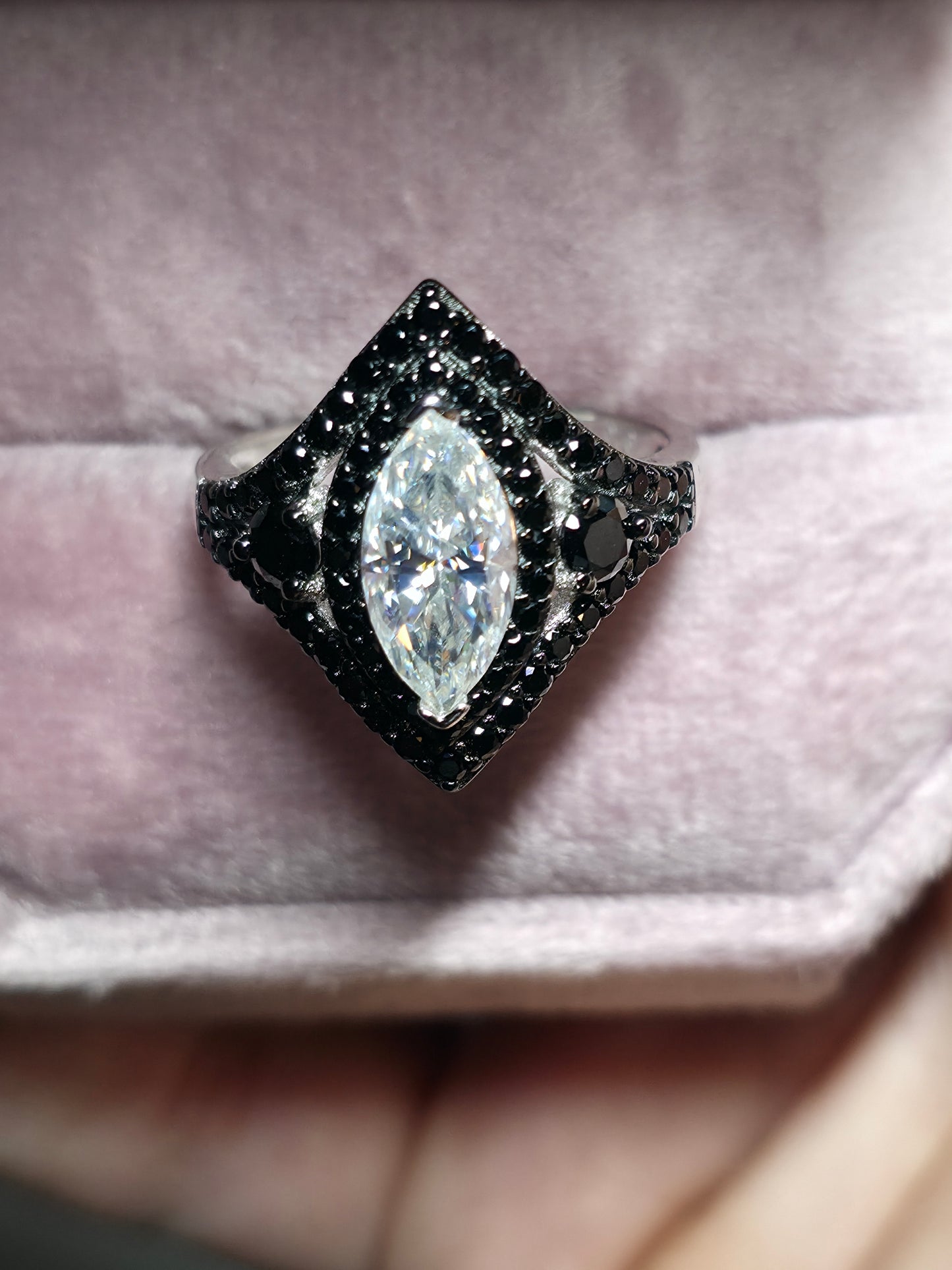 Moissanite & black spinel size 5-12