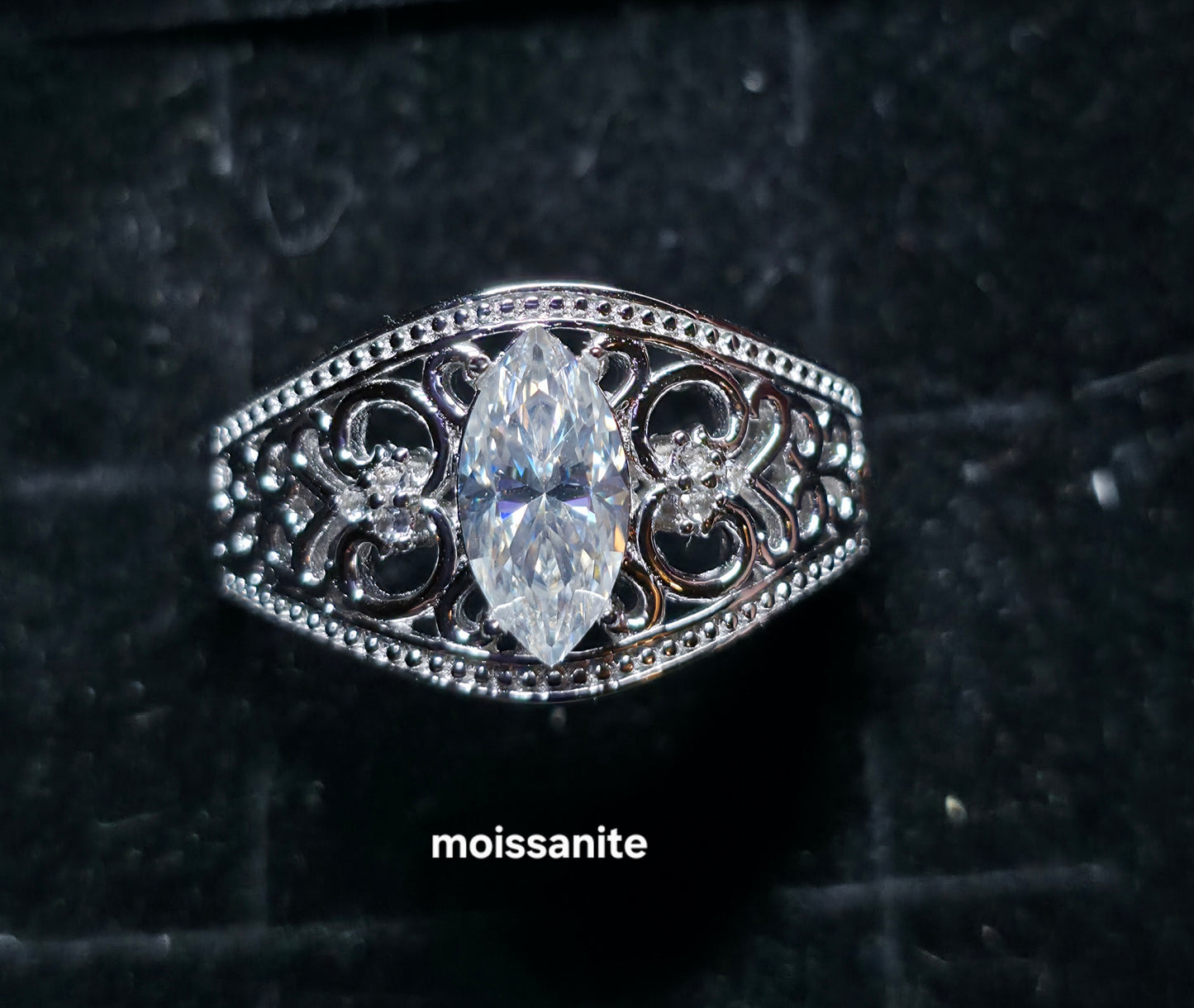 Script marquis. Size 5-12