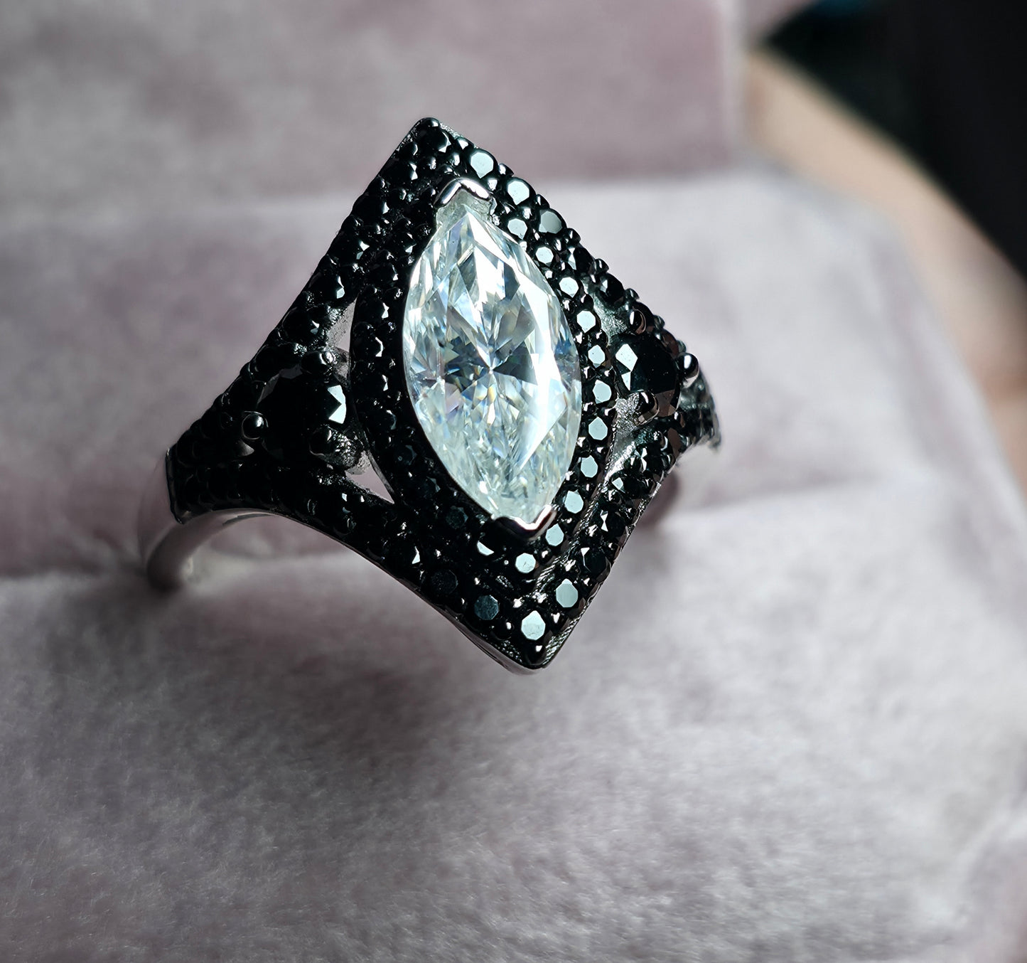 Moissanite & black spinel size 5-12